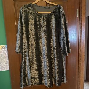 Loveau Dear 1X Green Velvet Tunic